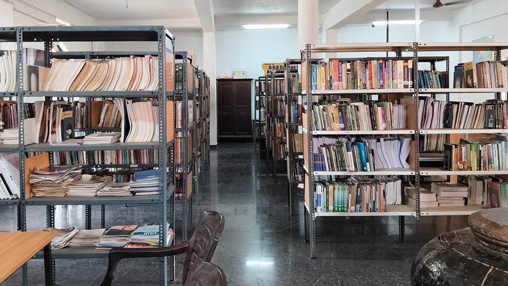 dua-library-photo-3